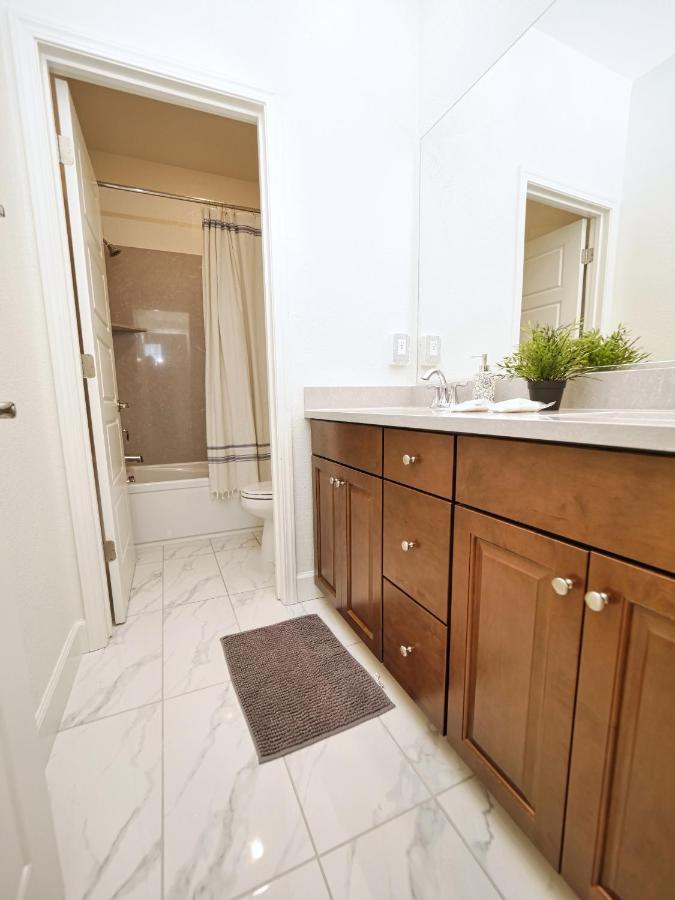 Holiday home Luxury 3 Bedroom House Near Airport Sacramento